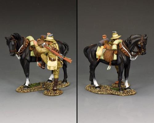 AL106 - ALH Trooper Mounting Up (Black Horse Version)