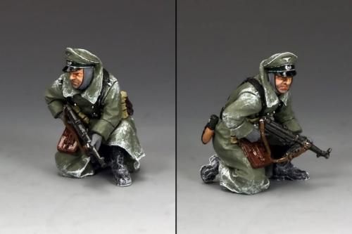 BBG081 - Kneeling Officer with MP40