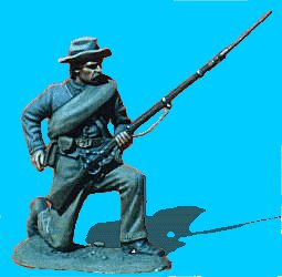 C31 - Kneeling with bedroll - Reaching for cart. 54mm Confederate infantry (unpainted kit) - EN STOCK
