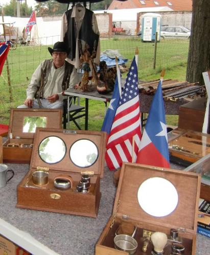 Chièvres 2016 - American Market - Stand de Georges Motte Au rasoir d Antan