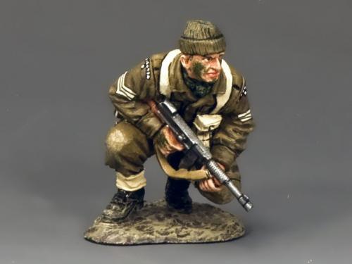 DD196 - British Crouching with Tommy Gun