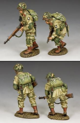DD288-2 - US Paratroopers Moving Forward ... Cautiously (101st Airborne)