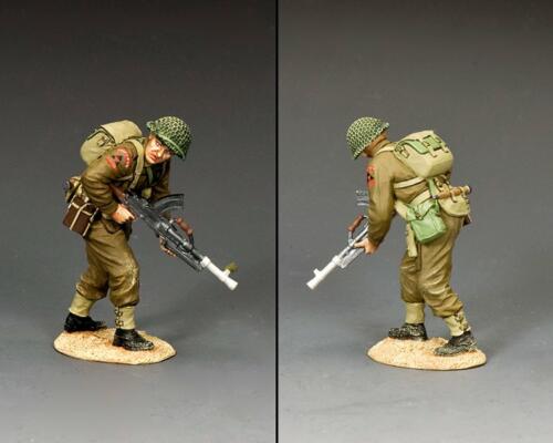 DD340(B) - Advancing Bren Gunner (with Sand Base)