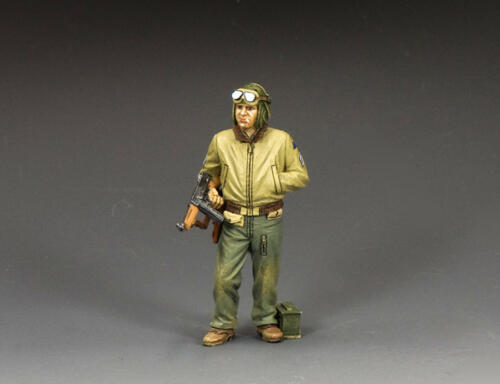 DD385 - Standing Tank Sergeant with Tommy Gun 
