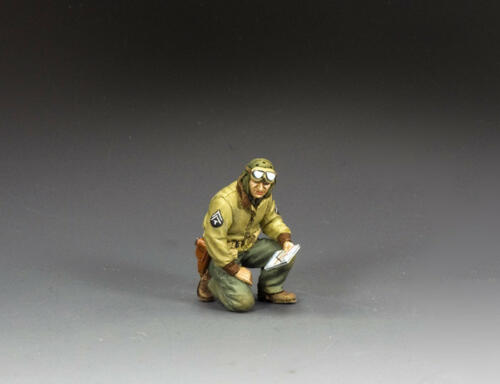 DD386 - Kneeling Tech 5 Corporal with Map 
