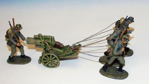 EGW.2 - 245 mm Trench Mortar, 4 German crew towing