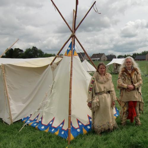 Erquelinnes 2015 - Indian Tipi 