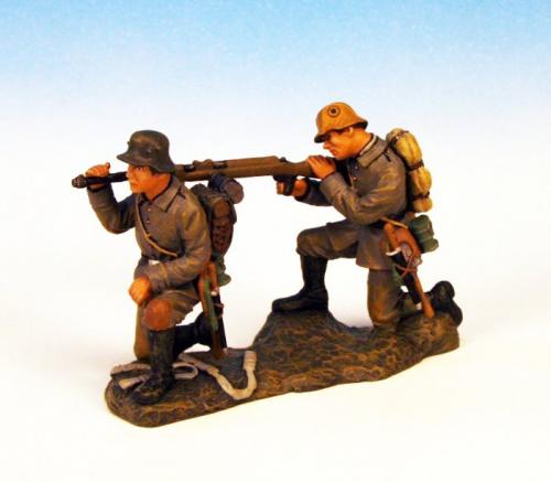 GST.7 - Anti Tank Rifle crew firing, 2 German figures