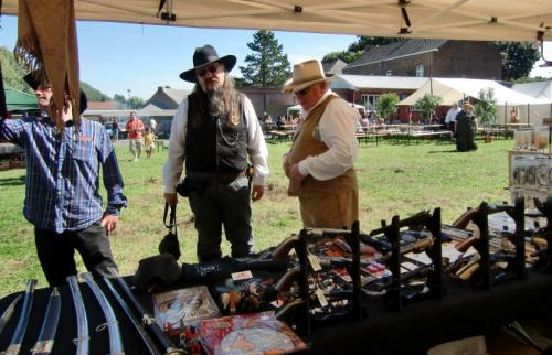 Havré 2015 - Stand du Royaume du Soldat, faites votre choix