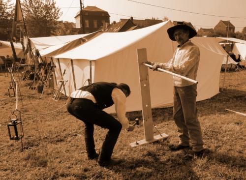 Havré 2017 - campement N°4 construction d'un jeu pour enfants 