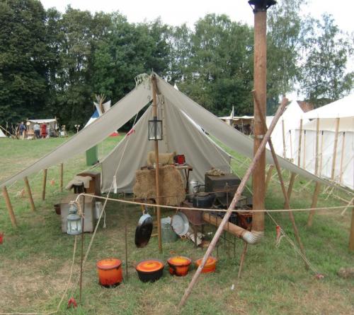 Havré 2019 - Camp ... les propriétaires sont au saloon