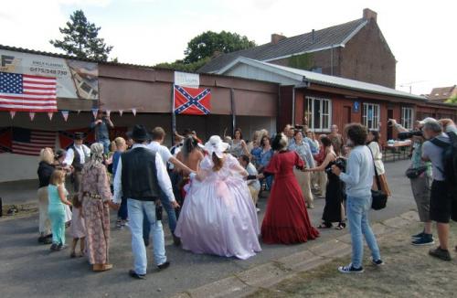 Havré 2019 - Saloon ... quand les indiens invitent à la danse ... 