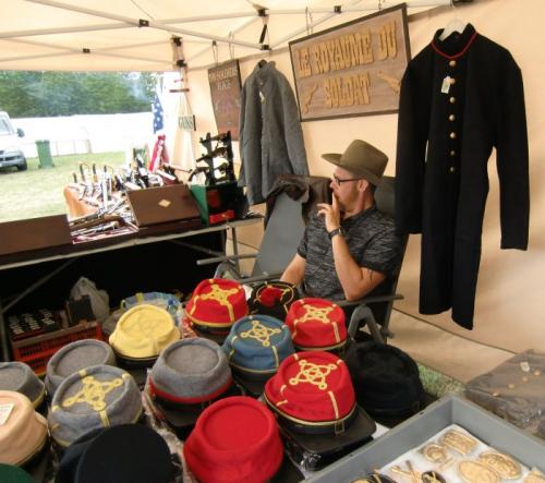 Havré 2019 - Stand du Royaume du Soldat ... Steve fait une pause bien méritée