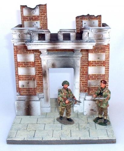 JG Miniatures - AH1a - Arnhem House Section A (centre) - diorama avec figurines King and Country au 1-30ème