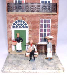 JG Miniatures - C27 - Georgian terraced house (brick) - diorama avec Figurines de Tradition of London au 1-32ème
