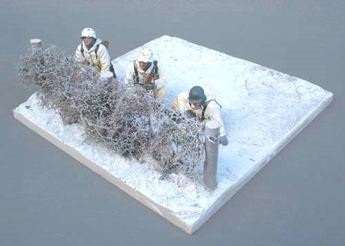 JG Miniatures - JGBBGFB - Winter Field boundary bases x 2