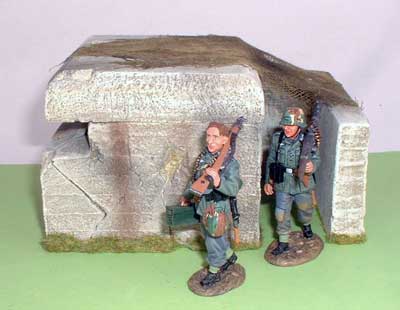 JG Miniatures - M53 - German pillbox - diorama avec figurines King and Country au 1-30ème