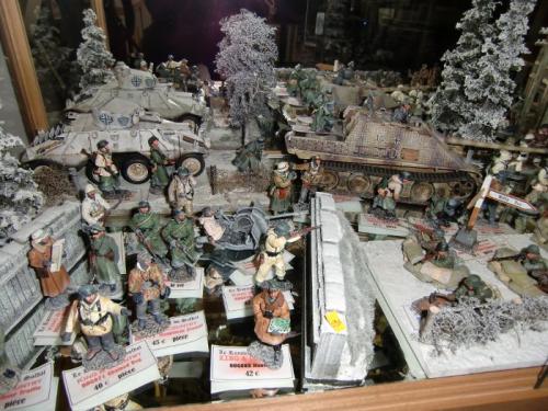 Magasin - Bastogne de King & Country et quelques accessoires de JG Miniatures