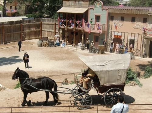 OK Corral - défilé - petite charrette bâchée 