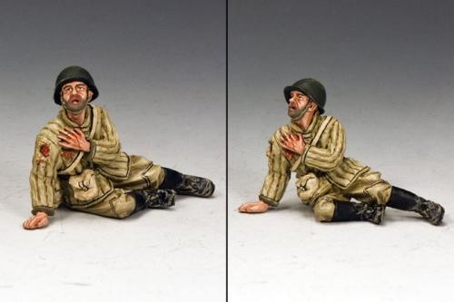 RA022 - Red Army Soldier Sitting Wounded