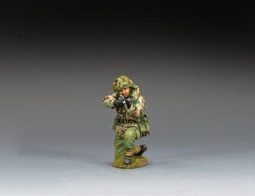 TF019 - Kneeling Para with Sterling S.M.G.