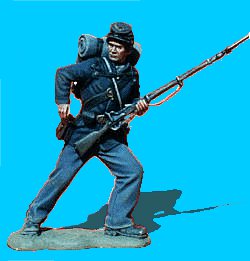 U22 - Attacking - Reaching for cartridge. 54mm Union infantry (unpainted kit).  Knapsack not included  - EN STOCK