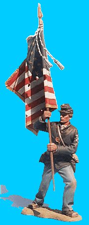 U23 - Attacking - Standard bearer. 54mm Union infantry (unpainted kit). Supplied with sheet lead flag - non disponible