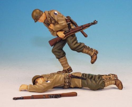 WUSI6 - United States Army '44, Two wounded infantrymen